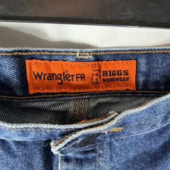 Wrangler FR Riggs Workwear Jeans Mens 42x32 Flame Resistant Carpenter FR3W020 - Picture 8 of 16